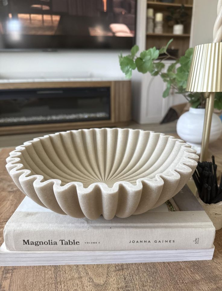 Ruffle Bowl